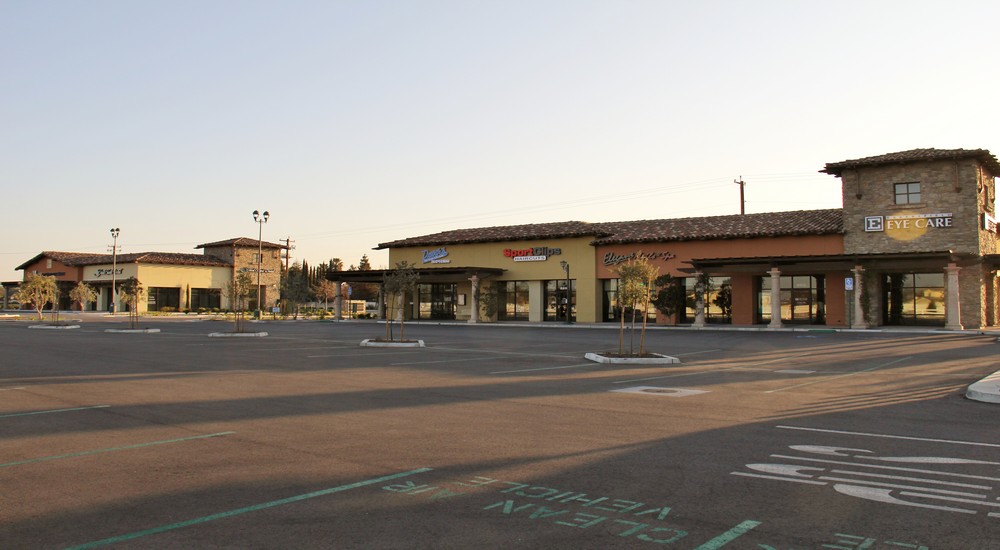 Grand Island Retail Shops Bakersfield CA